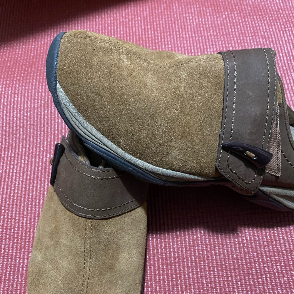 Shoe